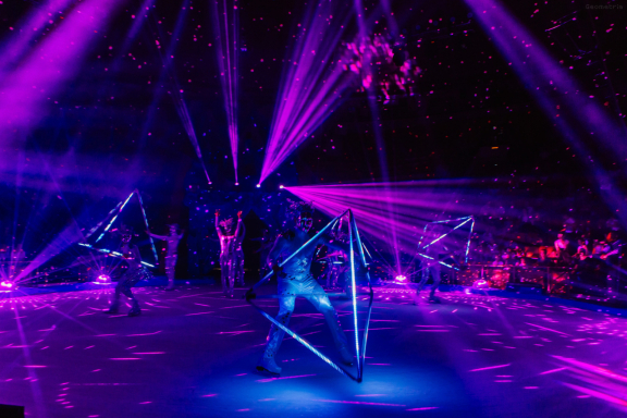 &TScy;&icy;&rcy;&kcy; &ncy;&acy; &lcy;&softcy;&dcy;&ucy; &Acy;&jcy;&scy;&bcy;&iecy;&rcy;&gcy;